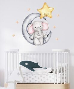 Stickers Chambre Bébé - Petit Eléphant sur la Lune avec une Etoile Ballon